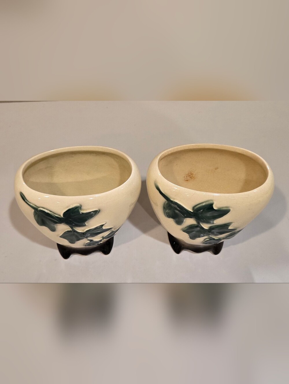 Royal Copley Ivyleaf Ceramic Planter Pair in Cream and Green - Picture 3 of 4